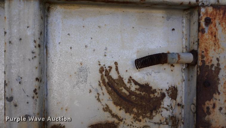 image for item DA1288 1968 Fruehauf MBXF2-40 dry van trailer