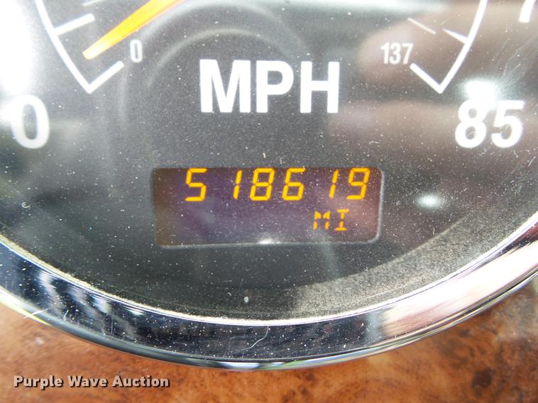 image for item DA7003 2005 International 9400i semi truck