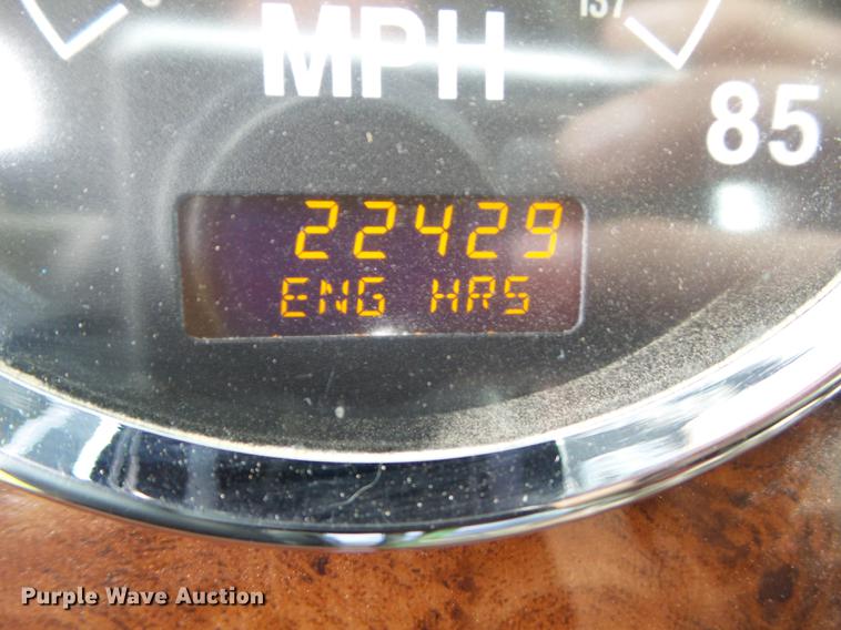 image for item DA7003 2005 International 9400i semi truck