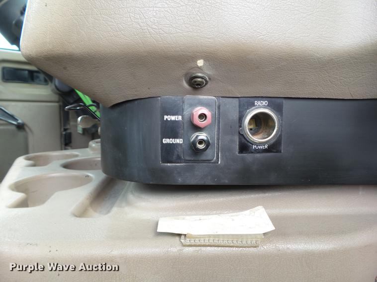 image for item DA7003 2005 International 9400i semi truck