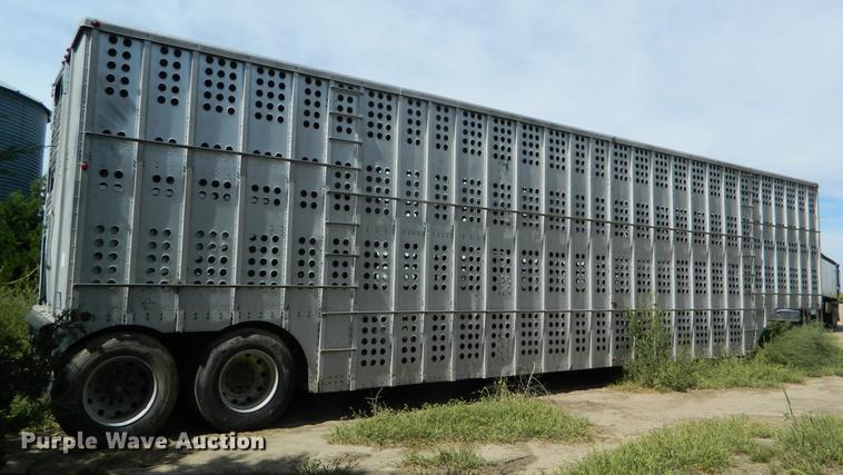 image for item DB1140 1976 Merritt L46-36-3 livestock trailer