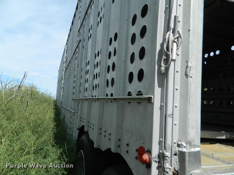 image for item DB1140 1976 Merritt L46-36-3 livestock trailer