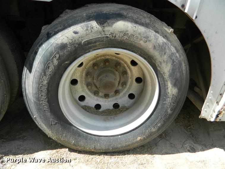 image for item DB1140 1976 Merritt L46-36-3 livestock trailer