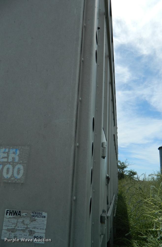 image for item DB1140 1976 Merritt L46-36-3 livestock trailer