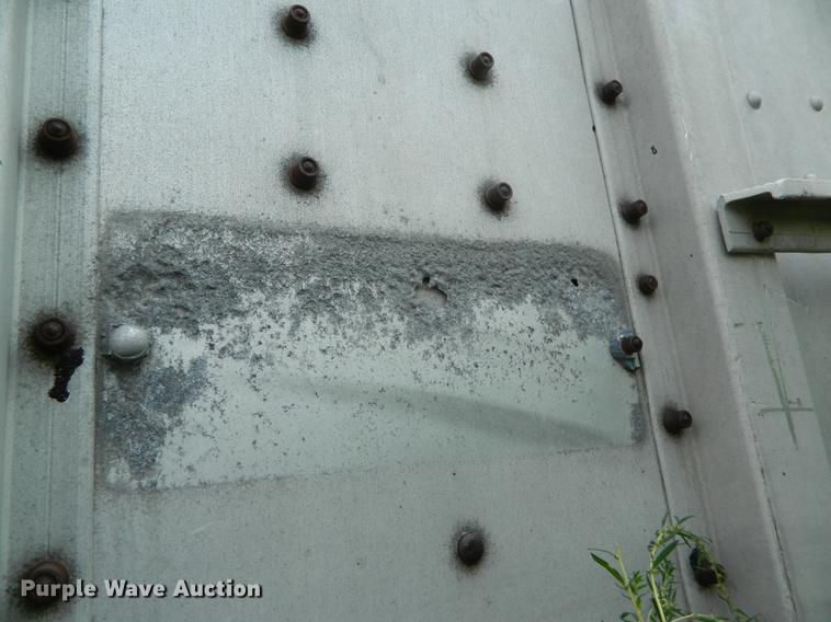 image for item DB1140 1976 Merritt L46-36-3 livestock trailer