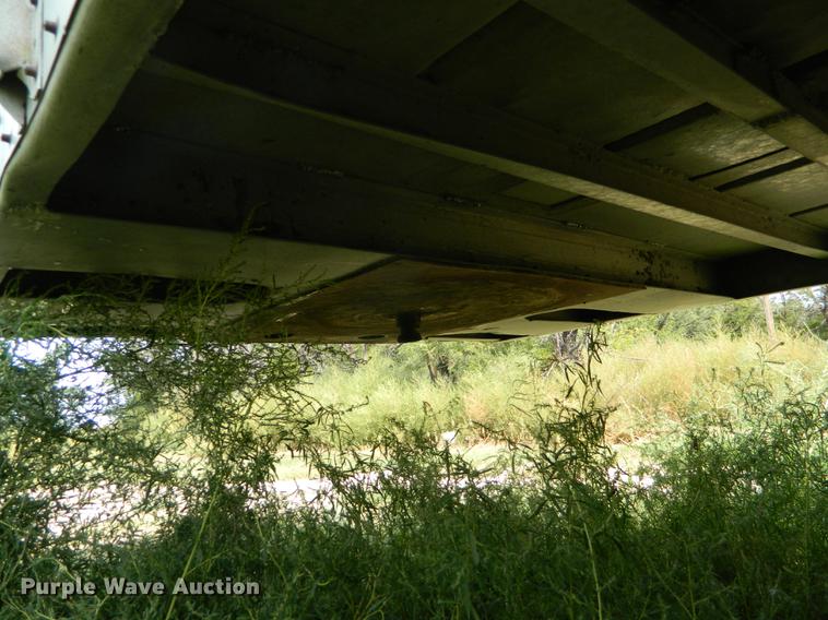 image for item DB1140 1976 Merritt L46-36-3 livestock trailer