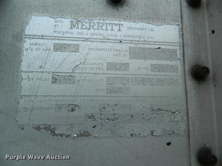 image for item DB1140 1976 Merritt L46-36-3 livestock trailer