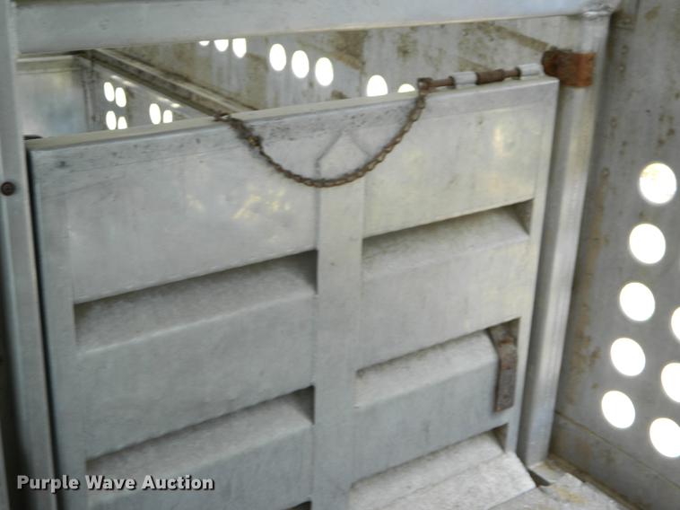 image for item DB1140 1976 Merritt L46-36-3 livestock trailer