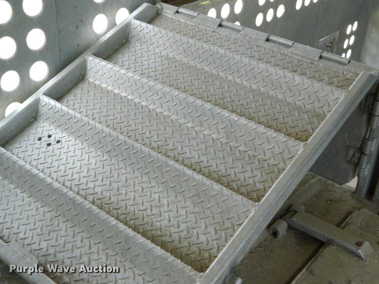 image for item DB1140 1976 Merritt L46-36-3 livestock trailer