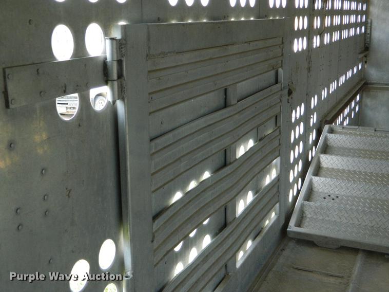 image for item DB1140 1976 Merritt L46-36-3 livestock trailer