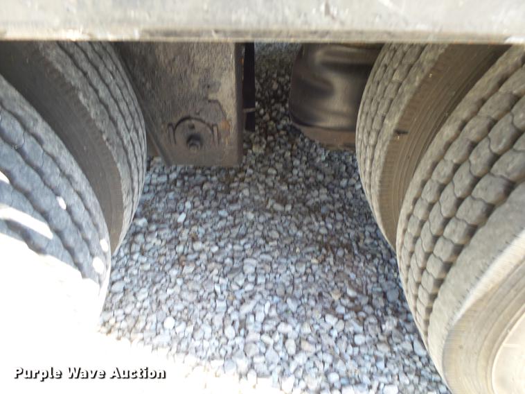 image for item DB7370 2003 Doonan 482DB14B drop deck trailer