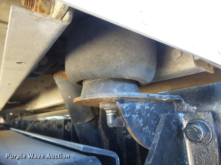 image for item DC3793 2005 Kenworth T800 semi truck