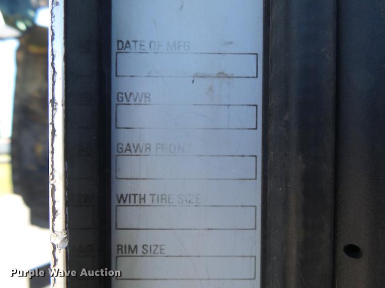 image for item DC3793 2005 Kenworth T800 semi truck