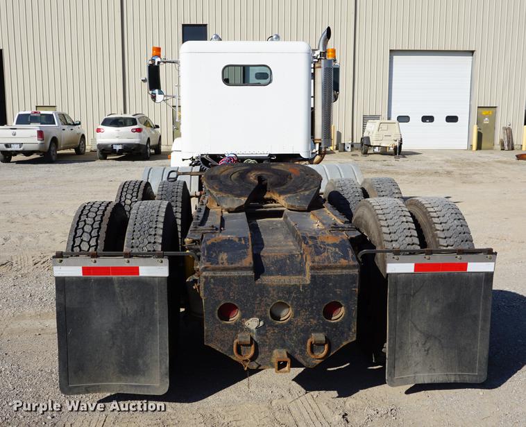 image for item DC5260 1992 Freightliner FLD semi truck