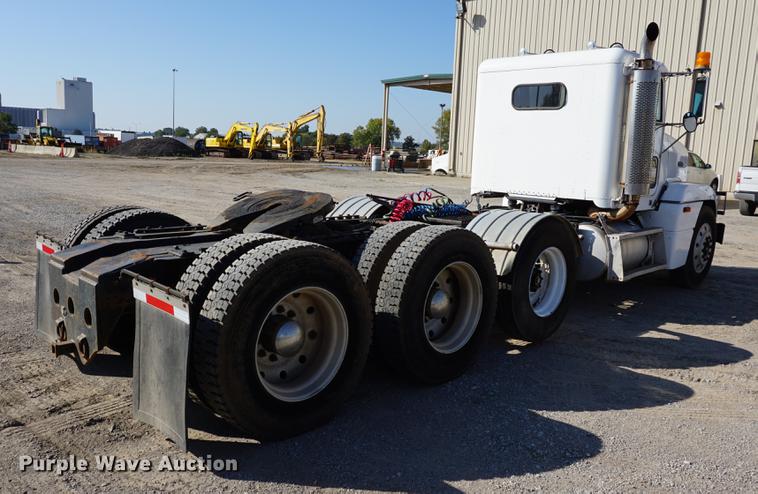 image for item DC5260 1992 Freightliner FLD semi truck