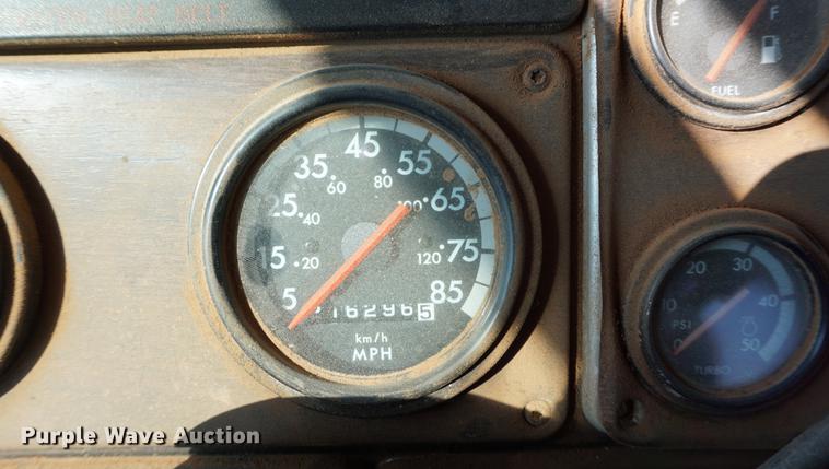 image for item DC5260 1992 Freightliner FLD semi truck