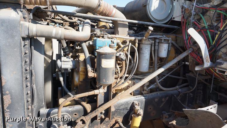 image for item DC5260 1992 Freightliner FLD semi truck