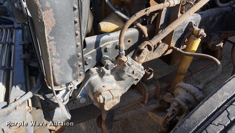 image for item DC5260 1992 Freightliner FLD semi truck