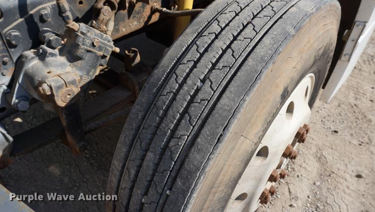 image for item DC5260 1992 Freightliner FLD semi truck