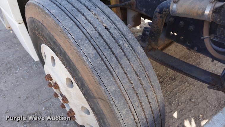 image for item DC5260 1992 Freightliner FLD semi truck