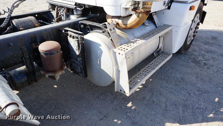 image for item DC5260 1992 Freightliner FLD semi truck