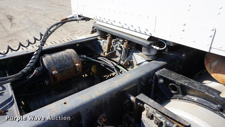 image for item DC5260 1992 Freightliner FLD semi truck