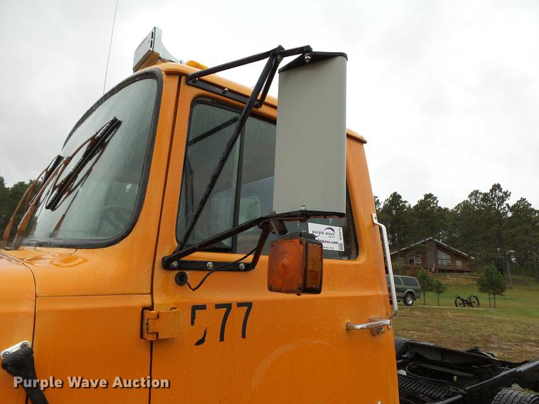 image for item DC6414 1990 Ford L9000 semi truck