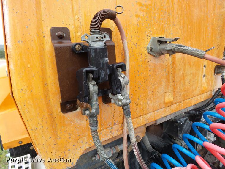 image for item DC6414 1990 Ford L9000 semi truck