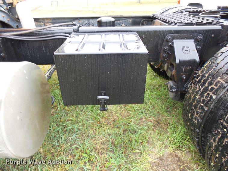 image for item DC6414 1990 Ford L9000 semi truck