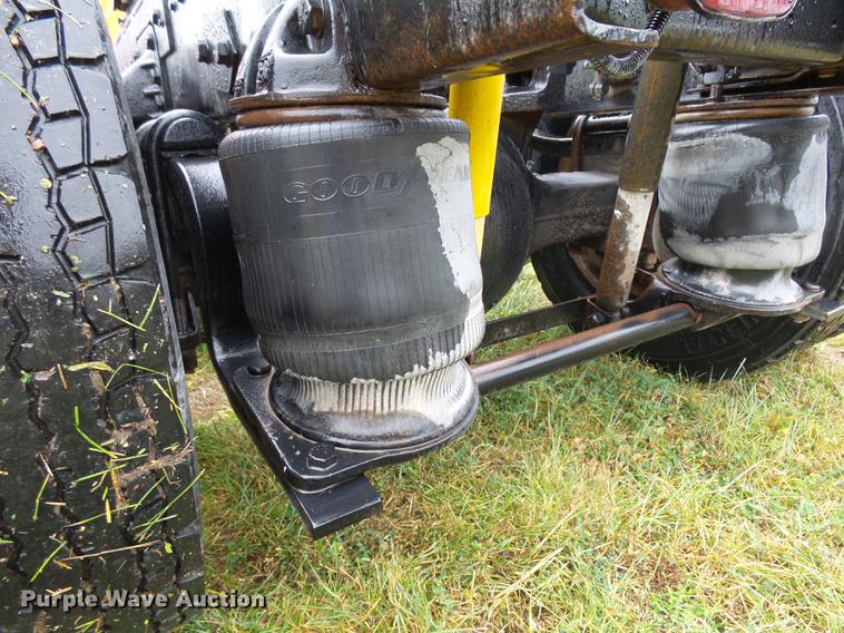 image for item DC6414 1990 Ford L9000 semi truck