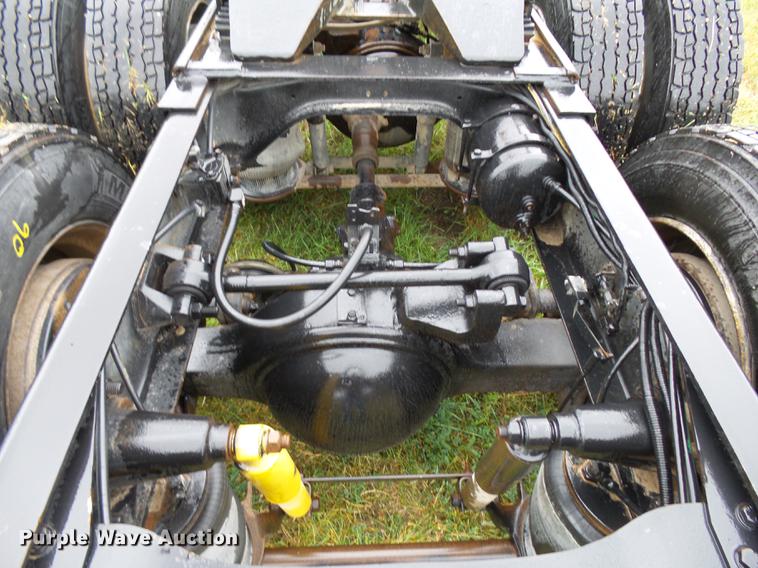 image for item DC6414 1990 Ford L9000 semi truck