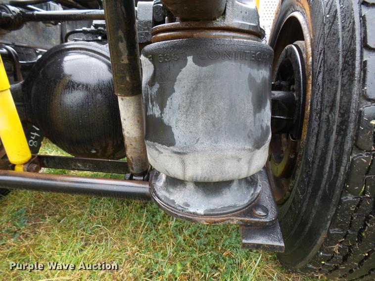 image for item DC6414 1990 Ford L9000 semi truck