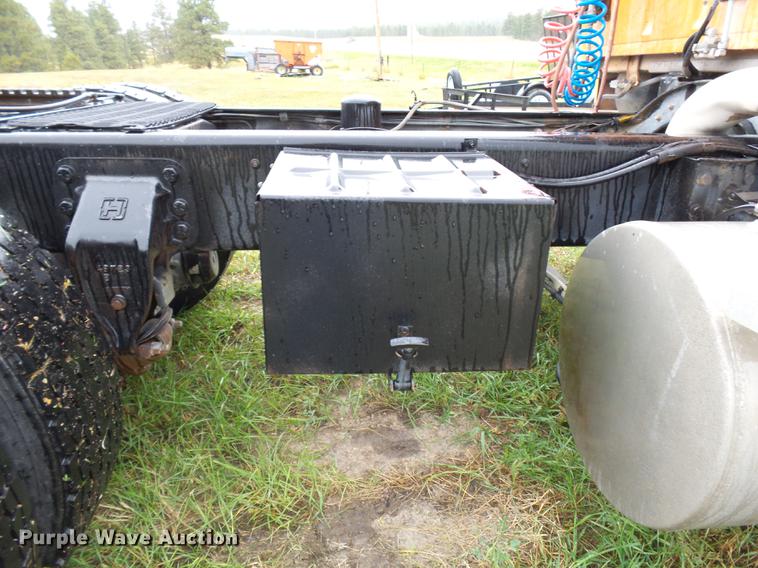 image for item DC6414 1990 Ford L9000 semi truck