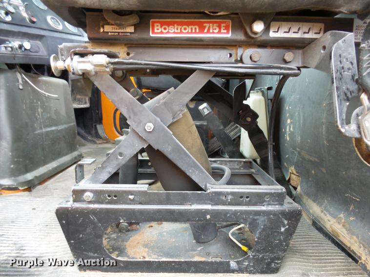 image for item DC6414 1990 Ford L9000 semi truck