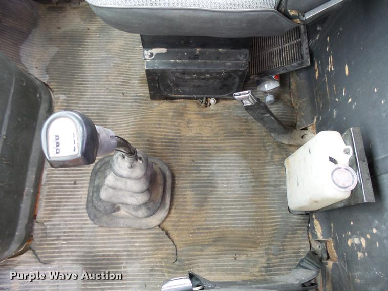 image for item DC6414 1990 Ford L9000 semi truck