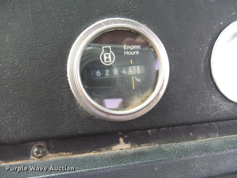 image for item DC6414 1990 Ford L9000 semi truck