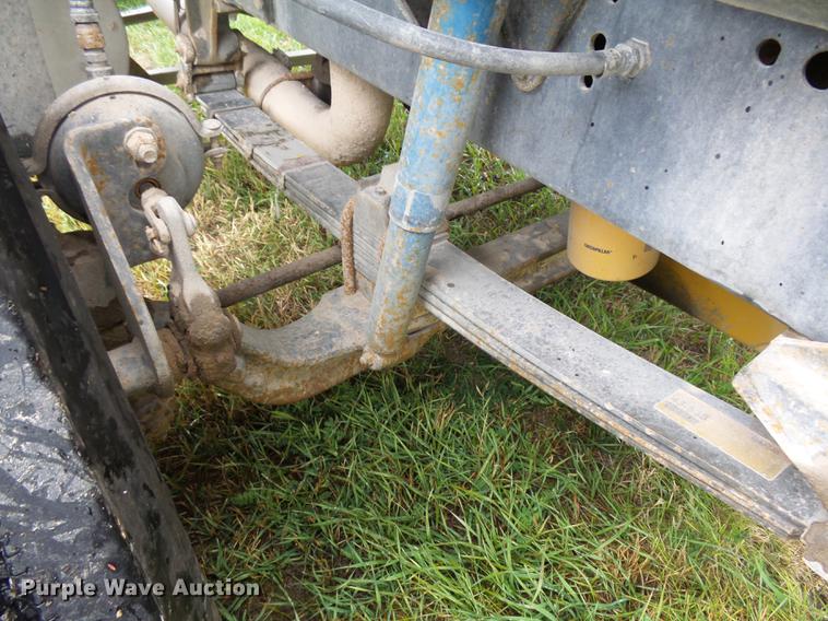 image for item DC6414 1990 Ford L9000 semi truck