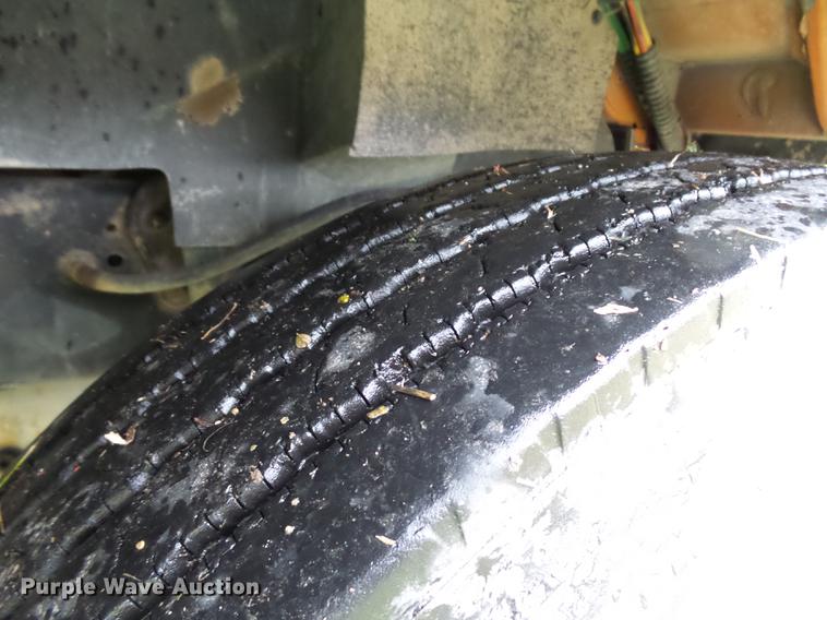 image for item DC6414 1990 Ford L9000 semi truck