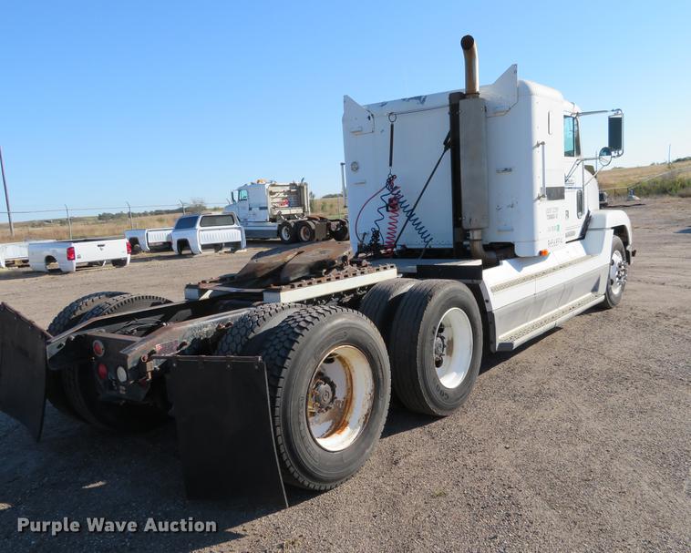 image for item DF9759 1994 Freightliner FLD semi truck