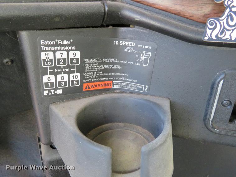 image for item DF9759 1994 Freightliner FLD semi truck