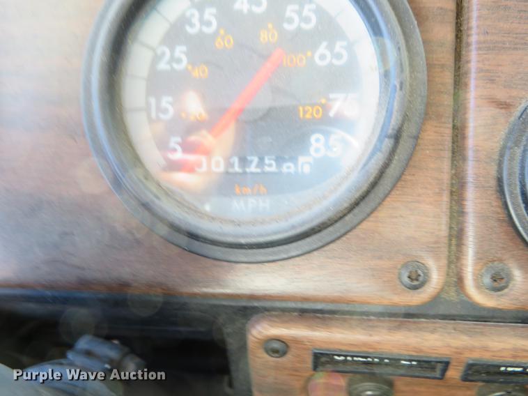 image for item DF9759 1994 Freightliner FLD semi truck