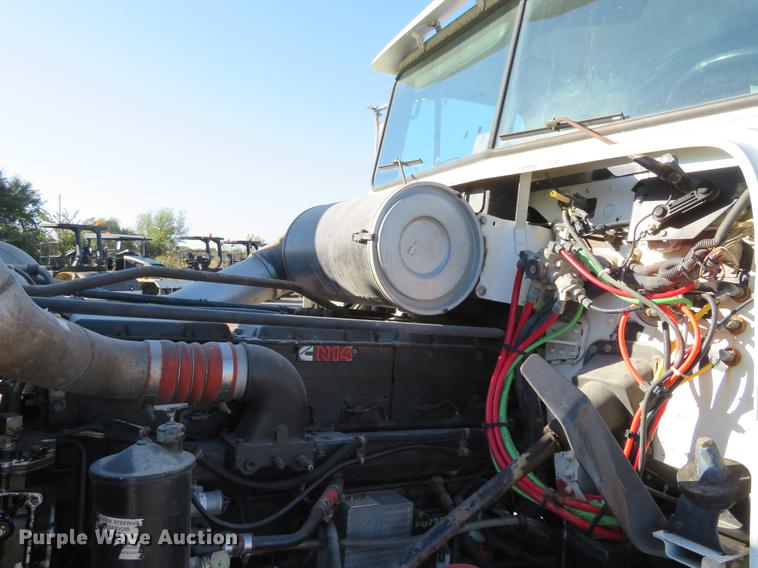 image for item DF9759 1994 Freightliner FLD semi truck