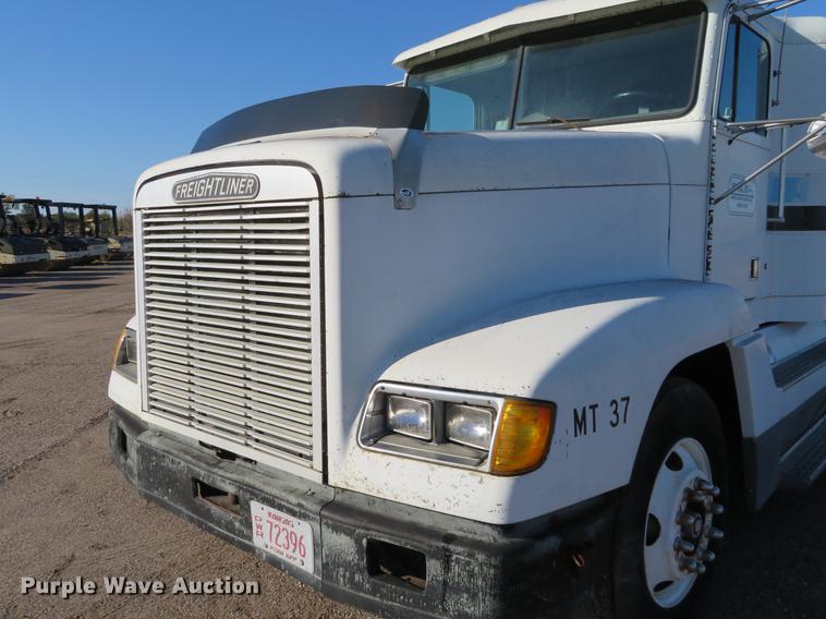 image for item DF9759 1994 Freightliner FLD semi truck