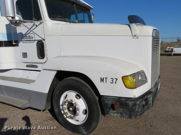 image for item DF9759 1994 Freightliner FLD semi truck
