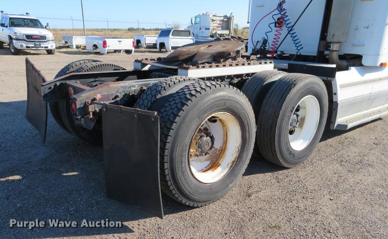 image for item DF9759 1994 Freightliner FLD semi truck