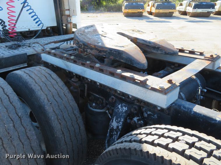 image for item DF9759 1994 Freightliner FLD semi truck