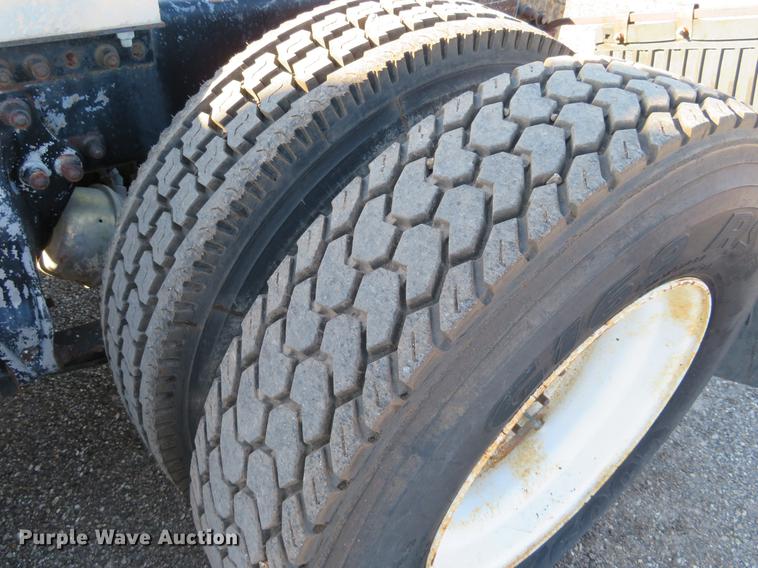 image for item DF9759 1994 Freightliner FLD semi truck