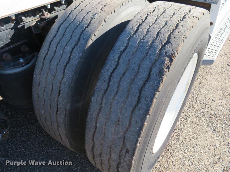 image for item DF9759 1994 Freightliner FLD semi truck