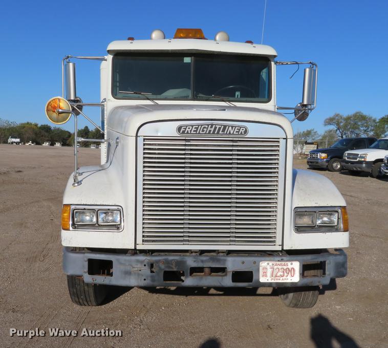 image for item DF9765 1994 Freightliner FLD semi truck