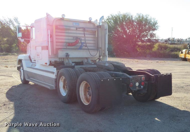 image for item DF9765 1994 Freightliner FLD semi truck